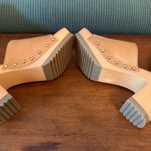 NWOT Madden Girl Camel Platform Block Heeled Slides - Picture 5 of 6
